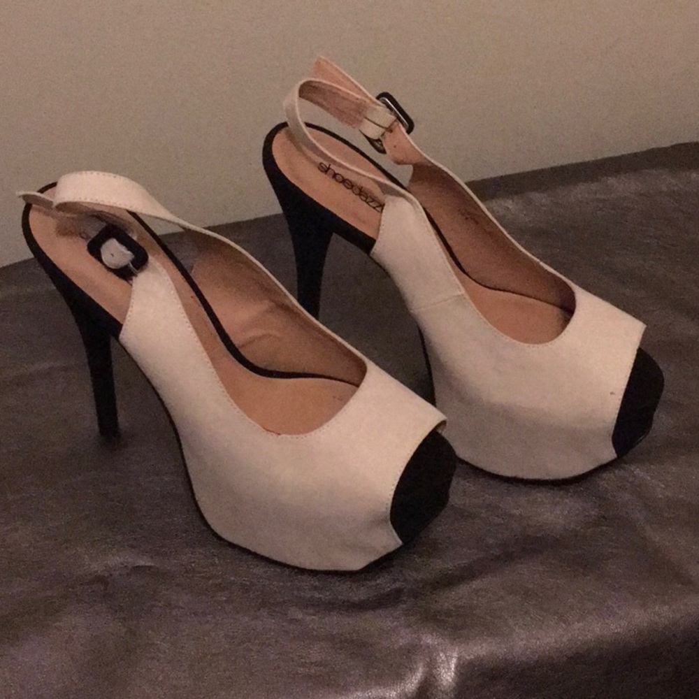 Size 8 stiletto sling back.